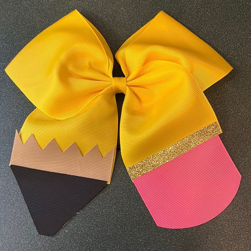 Large pencil hair bow